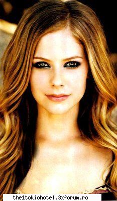 AVRIL - am auzit k avril s-a cumintzit:( - Star news~