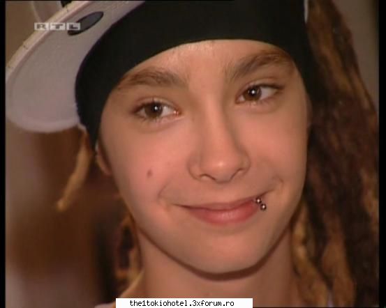 Dc vi se pare asha dragutz Tom? - good...dc-mi plce???e PERFECT>...zambetu` - Tom