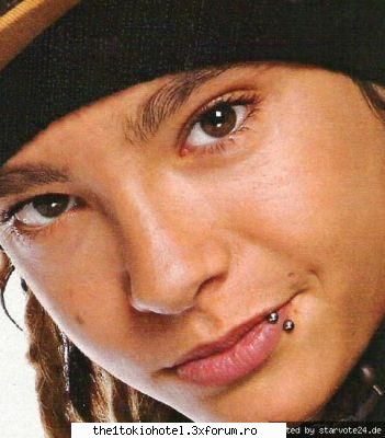 Dc vi se pare asha dragutz Tom? - Asta`i poza mea preferata - Tom