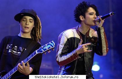 Dc vi se pare asha dragutz Tom? - si Tom e dragutz:) doar e fratele geaman a lui - Tom