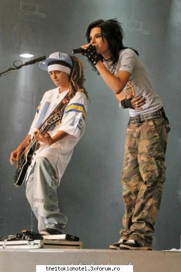 La Multi Ani!!! - happy birthday bill&tom!!! - news about T.H