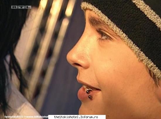 pIcS cu Tom... - hey. eu sunt noua p aici, ma primitzi si p mine??? - Tom